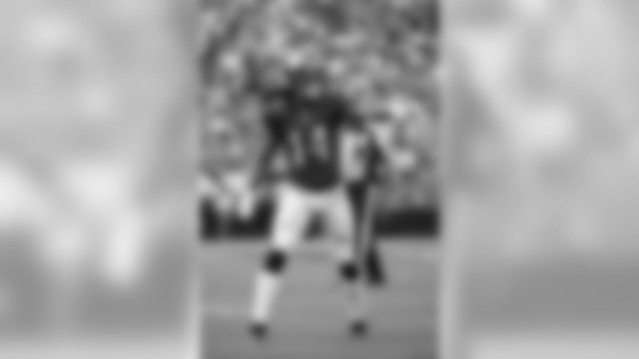 Philadelphia Eagles wide receiver Marcus Johnson (14) signals at the line during the game against the Arizona Cardinals, Sunday, Oct. 8, 2017, Philadelphia. The Eagles defeated the Cardinals 34-7. (Al Tielemans via AP)
