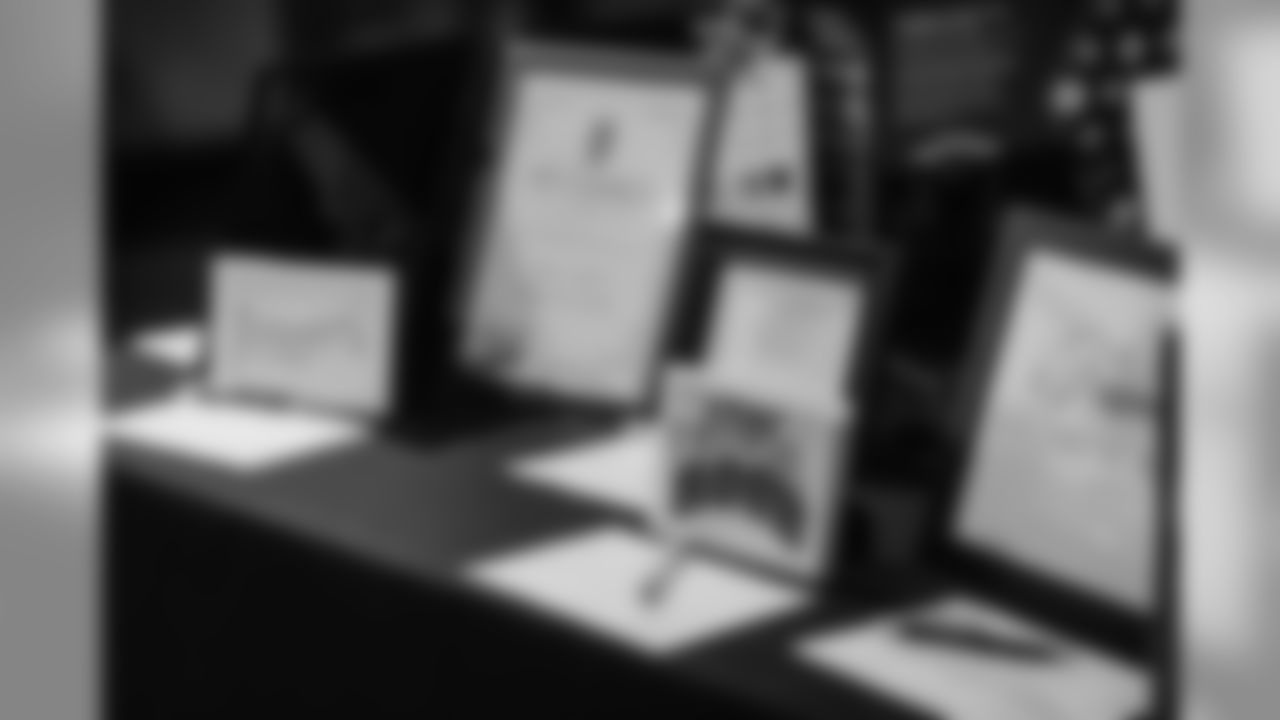 20171206_seagals_auction-3.jpg