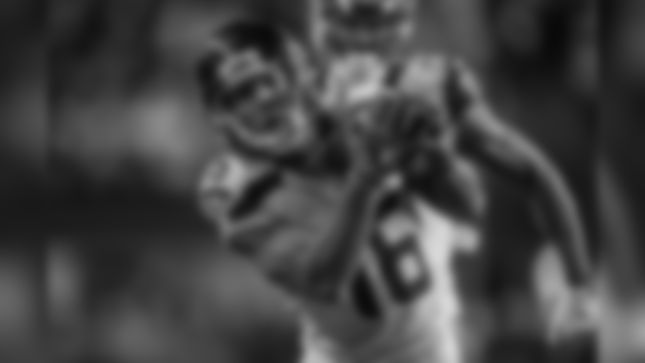 Tyler Lockett hauls in a 57-yard touchdown catch.