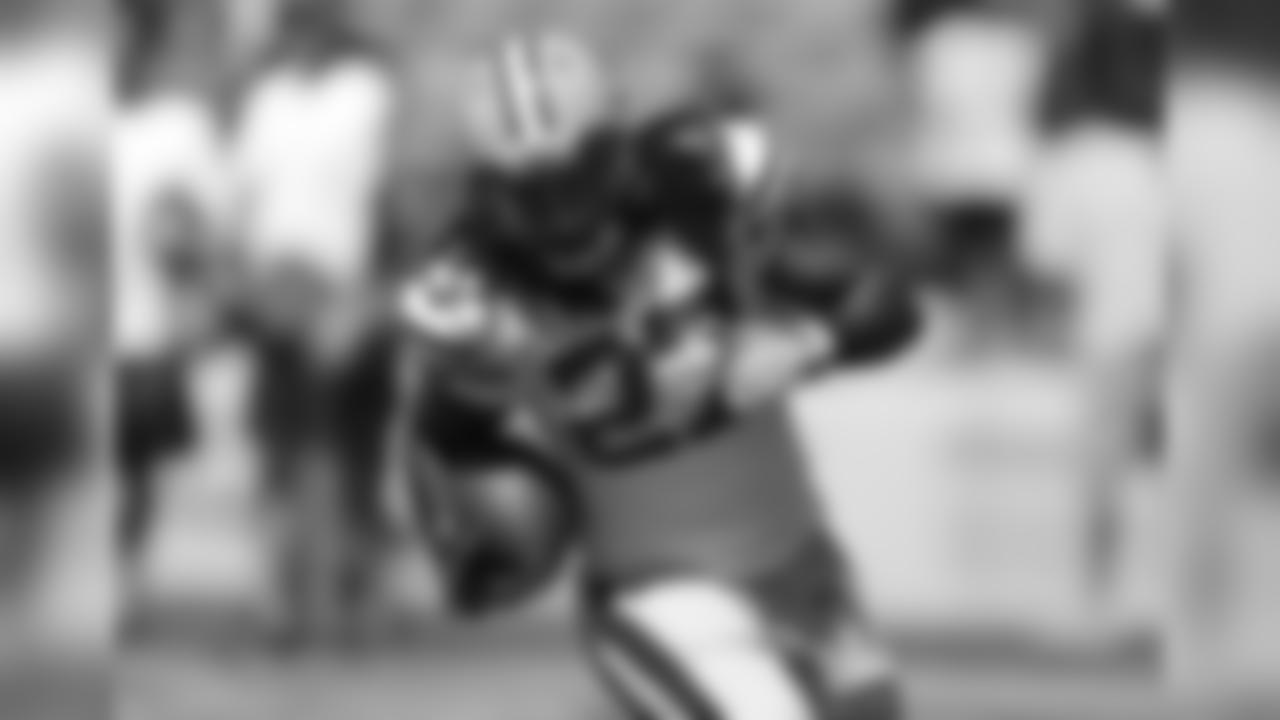 Green Bay Packers running back Eddie Lacy (27) warms up before an NFL football game against the San Francisco 49ers in San Francisco, Sunday, Sept. 8, 2013. (AP Photo/Ben Margot)