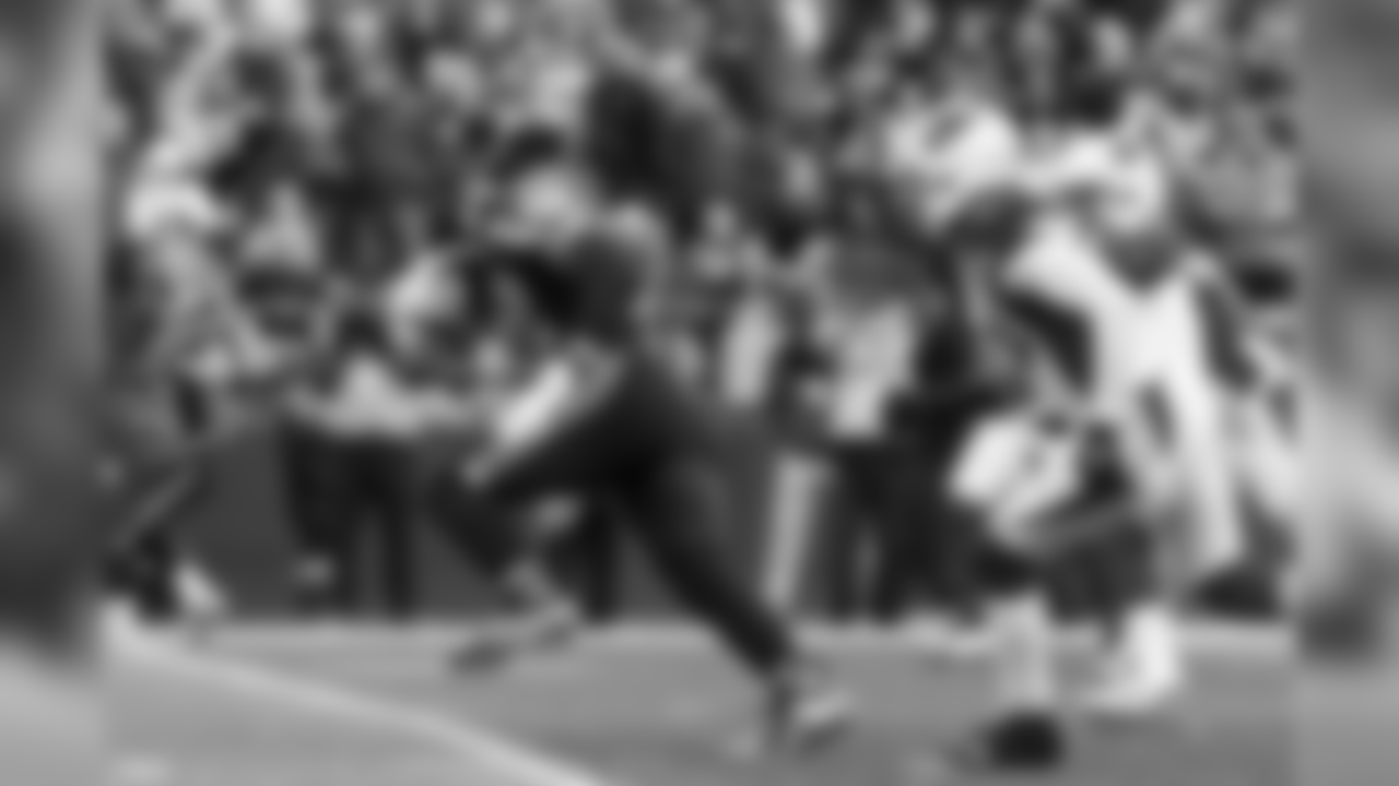 Seahawks tight end Jimmy Graham finds running room after catching a fourth down pass for a 20-yard gain to keep a drive alive in the third quarter.