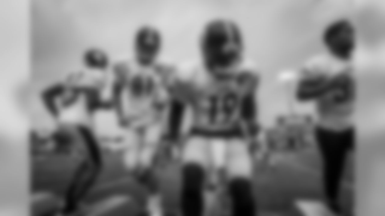 JuJu Smith-Schuster and Jesse James