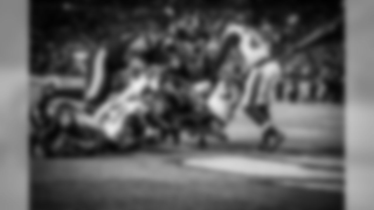 Le'Veon Bell, Ramon Foster, and David DeCastro