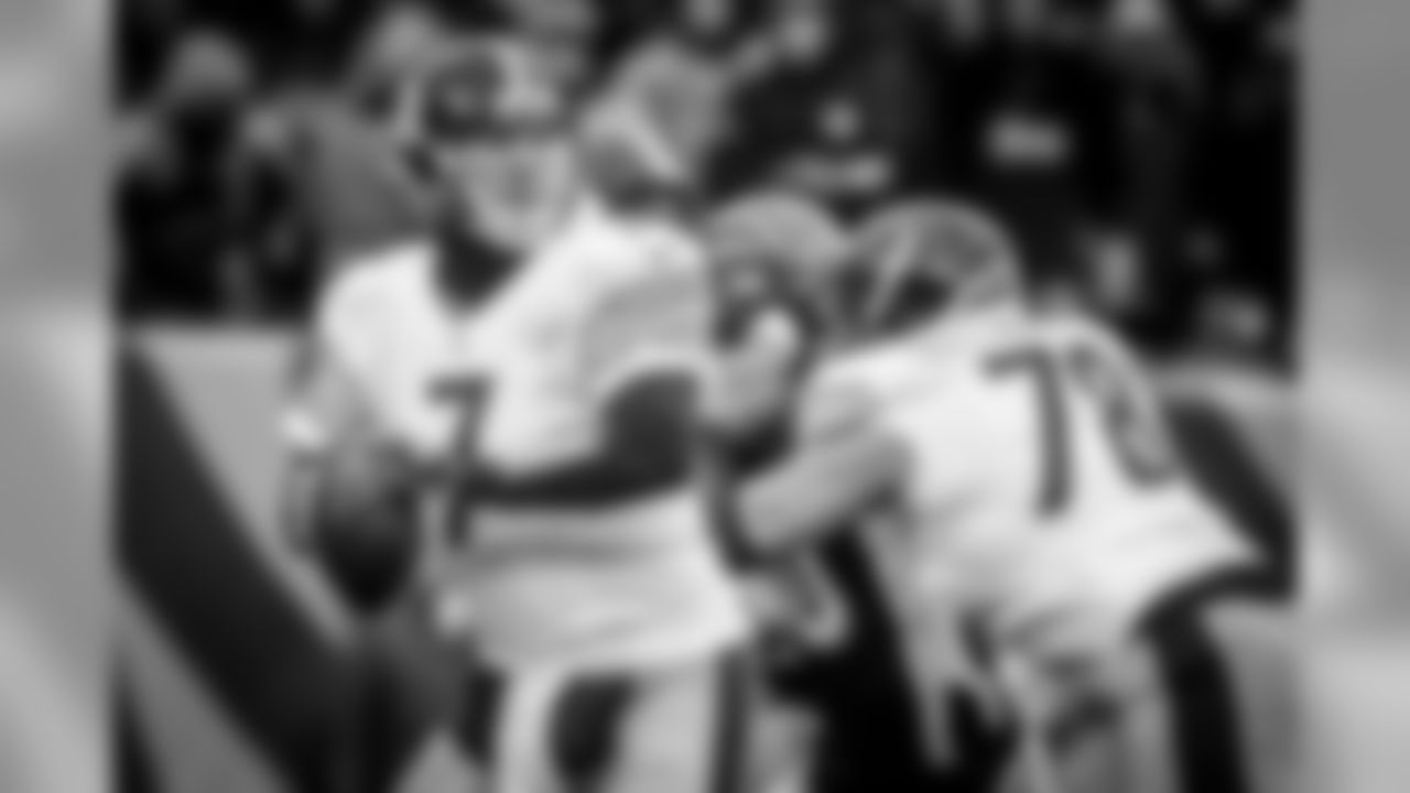 Ben Roethlisberger and Alejandro Villanueva