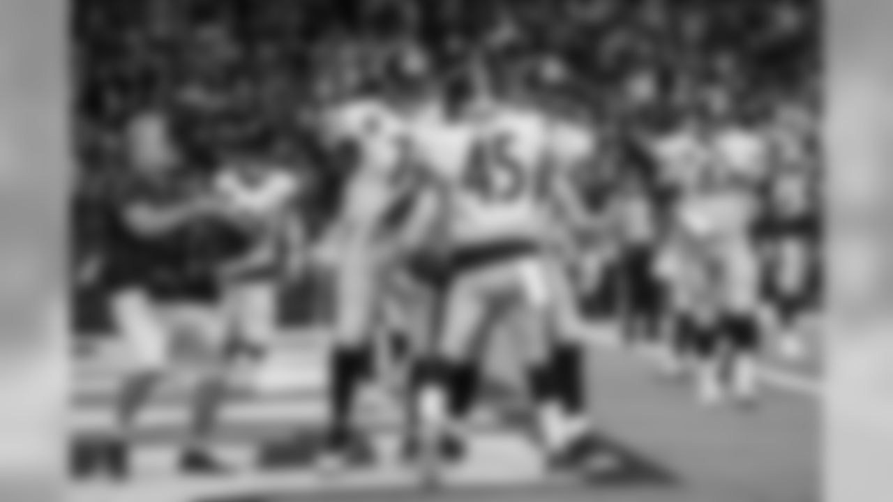 Chris Hubbard, Maurkice Pouncey, and Roosevelt Nix