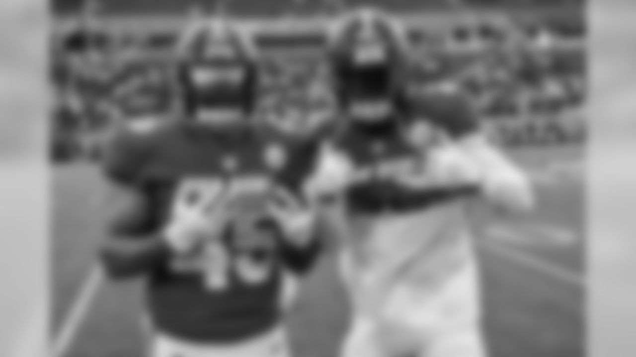 Roosevelt Nix and Le'Veon Bell