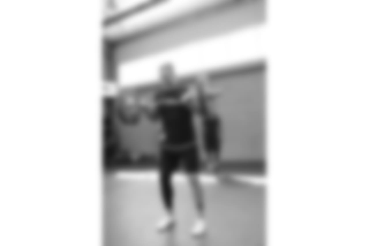 LS/TE Kyle Nelson