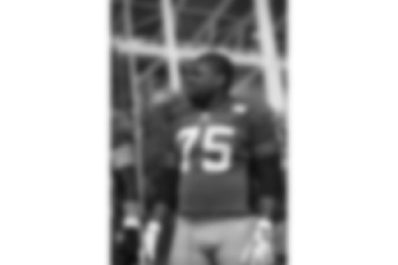 OL Laken Tomlinson