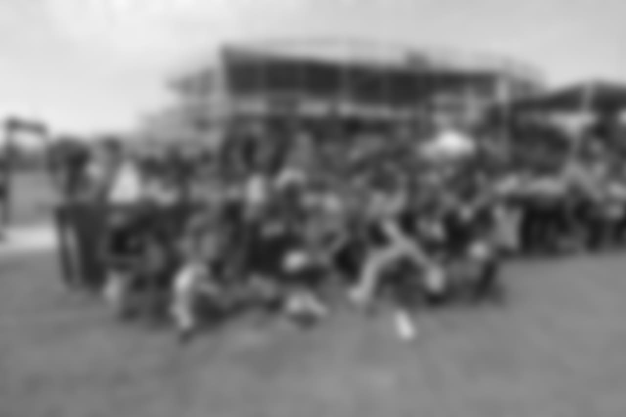 WR Aaron Burbridge, WR Trent Taylor, WR Victor Bolden Jr., WR Max McCaffrey, WR Kendrick Bourne and WR Steven Dunbar Jr.
Day 5: International Rescue Committee, SFLGBT and African American Services Hosted by Wide Receivers