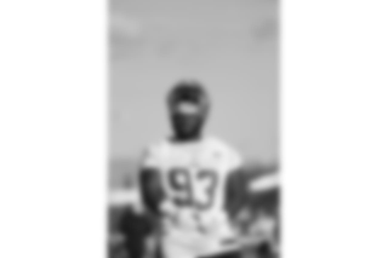 DL D.J. Jones