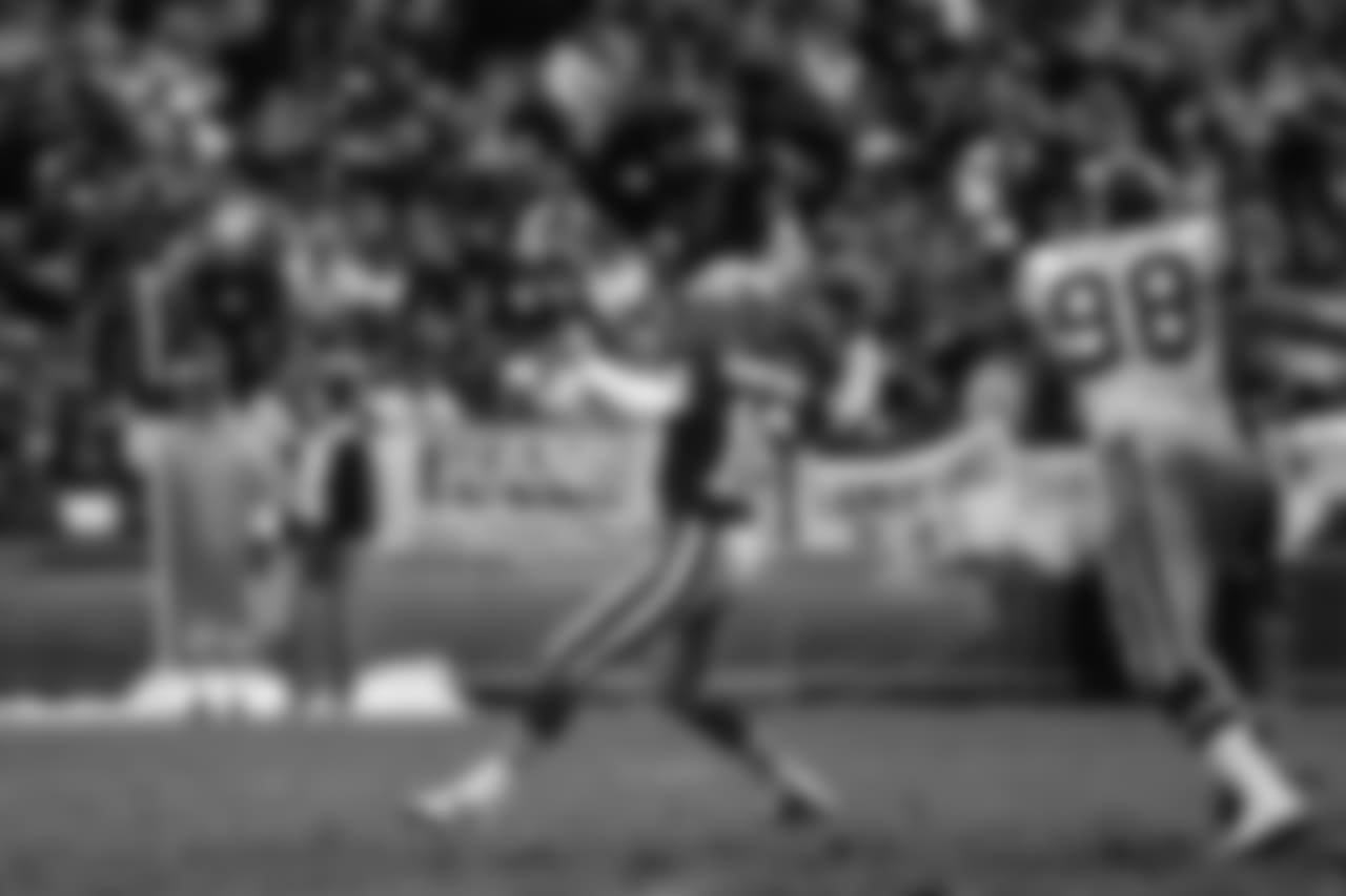 QB Joe Montana