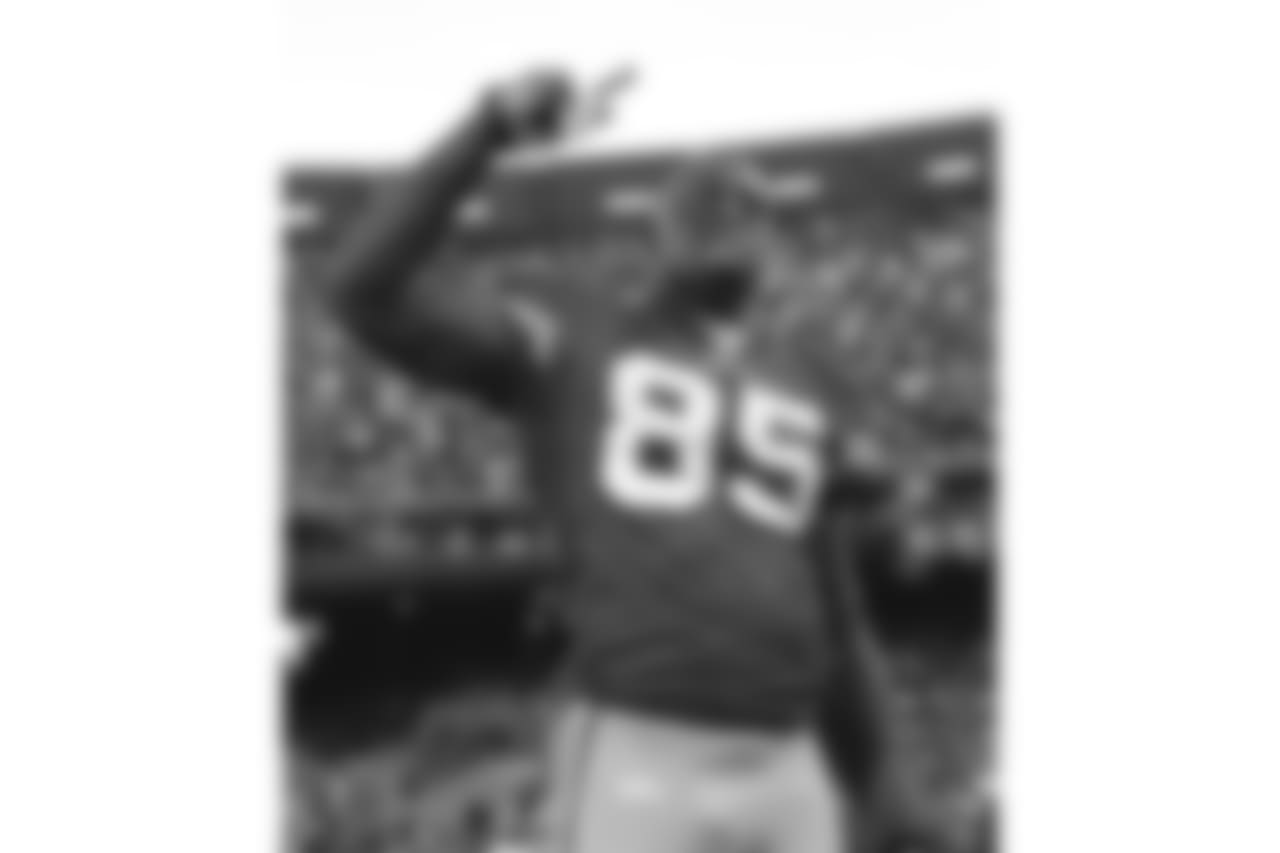 2010, 2014 -- Vernon Davis