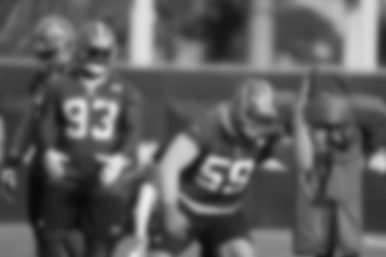 LB Aaron Lynch