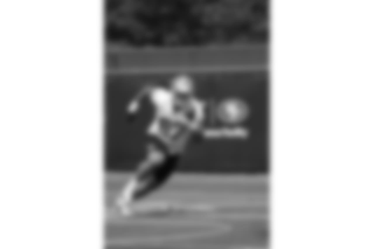 DL Niles Scott