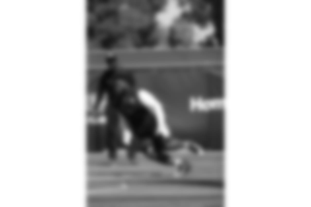 DL D.J. Jones