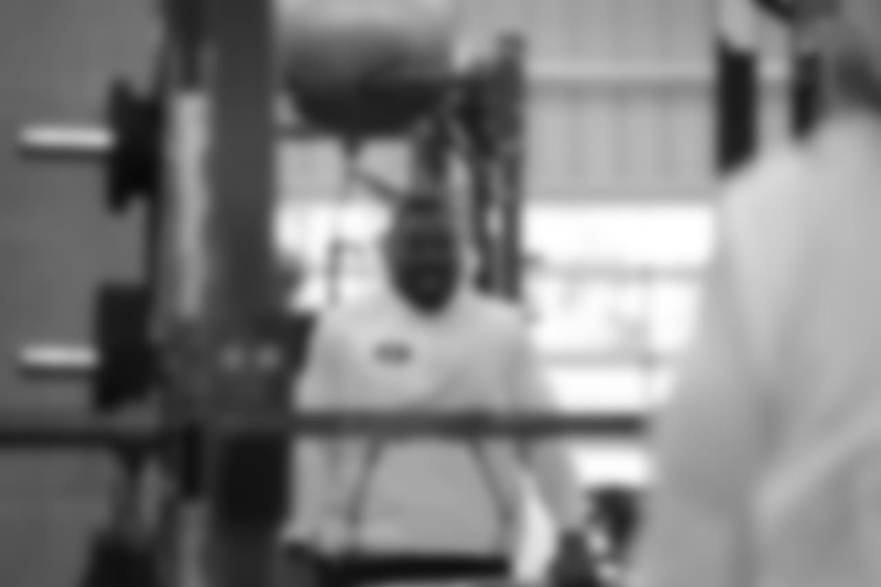 LB Eli Harold