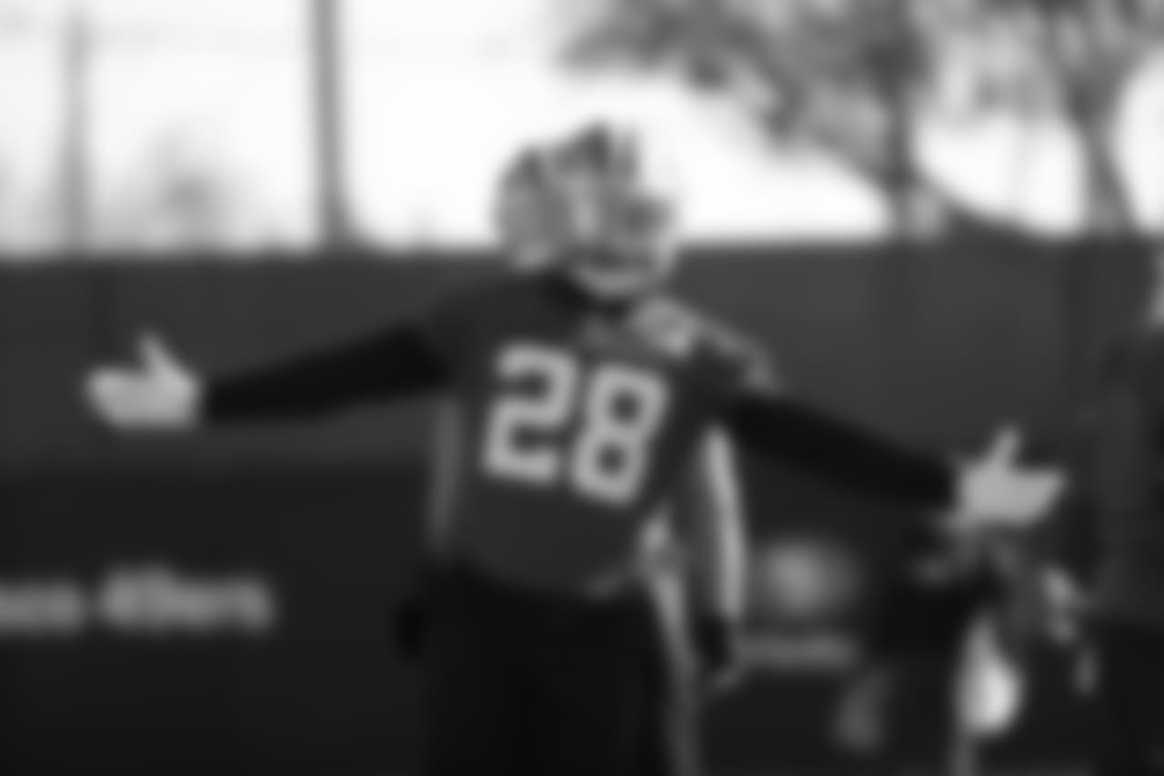 RB Carlos Hyde