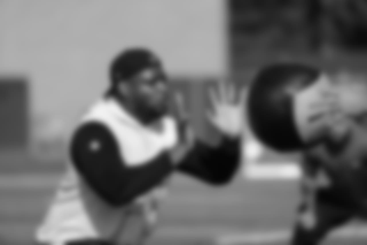 OL Laken Tomlinson