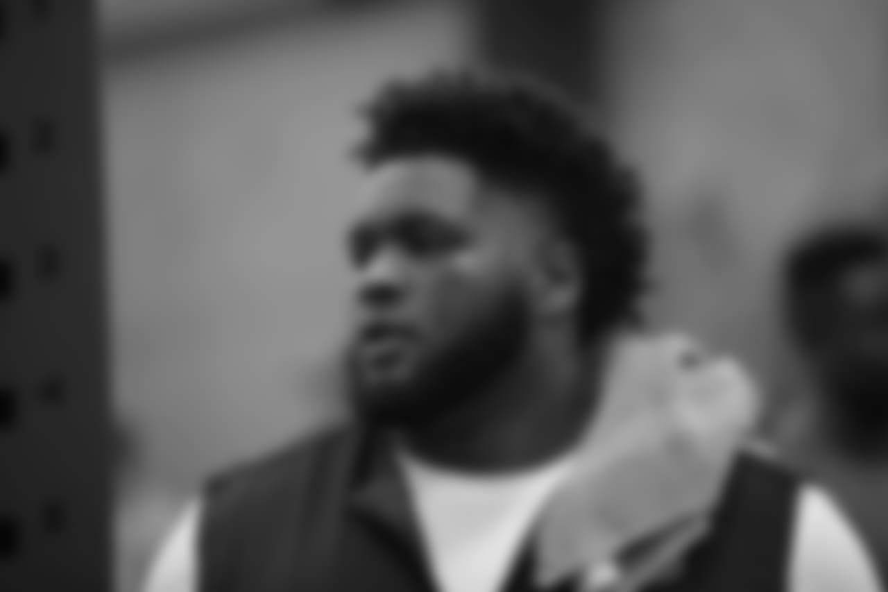 DL D.J. Jones