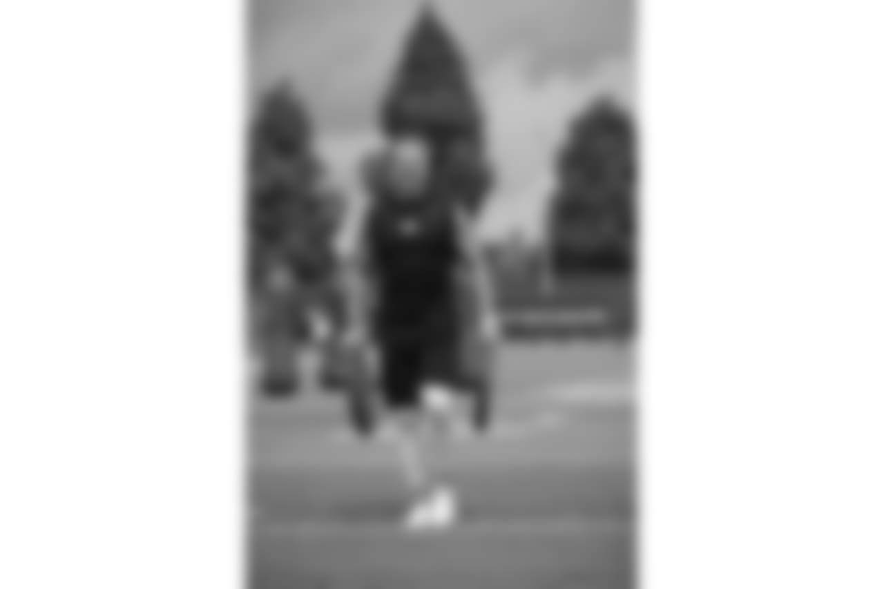 LS/TE Kyle Nelson