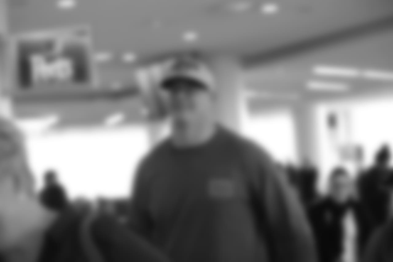 T Mike McGlinchey