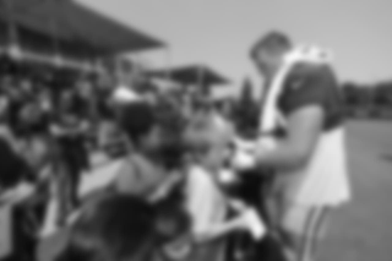 T Mike McGlinchey
Day 3: Jacob's Heart, Camp Okizu and Team Impact Hosted by Outside Linebackers