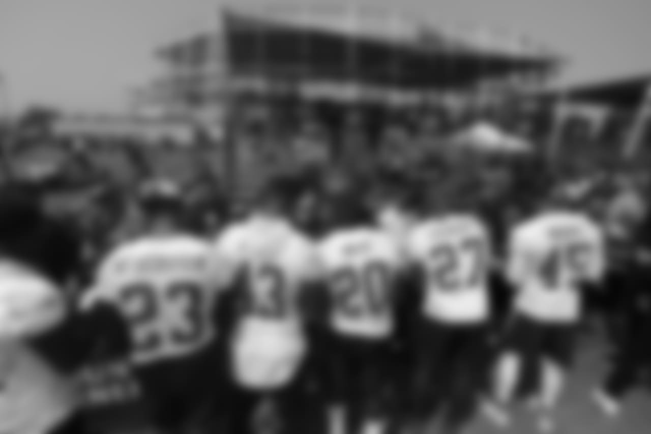 CB Ahkello Witherspoon, S Chanceller James, DB Jimmie Ward, DB Adrian Colbert and DB Tarvarius Moore
Day 11: Joshua Johnson's Fam1st Family Foundation and Larkin St. Youth House Hosted by Defensive Backs