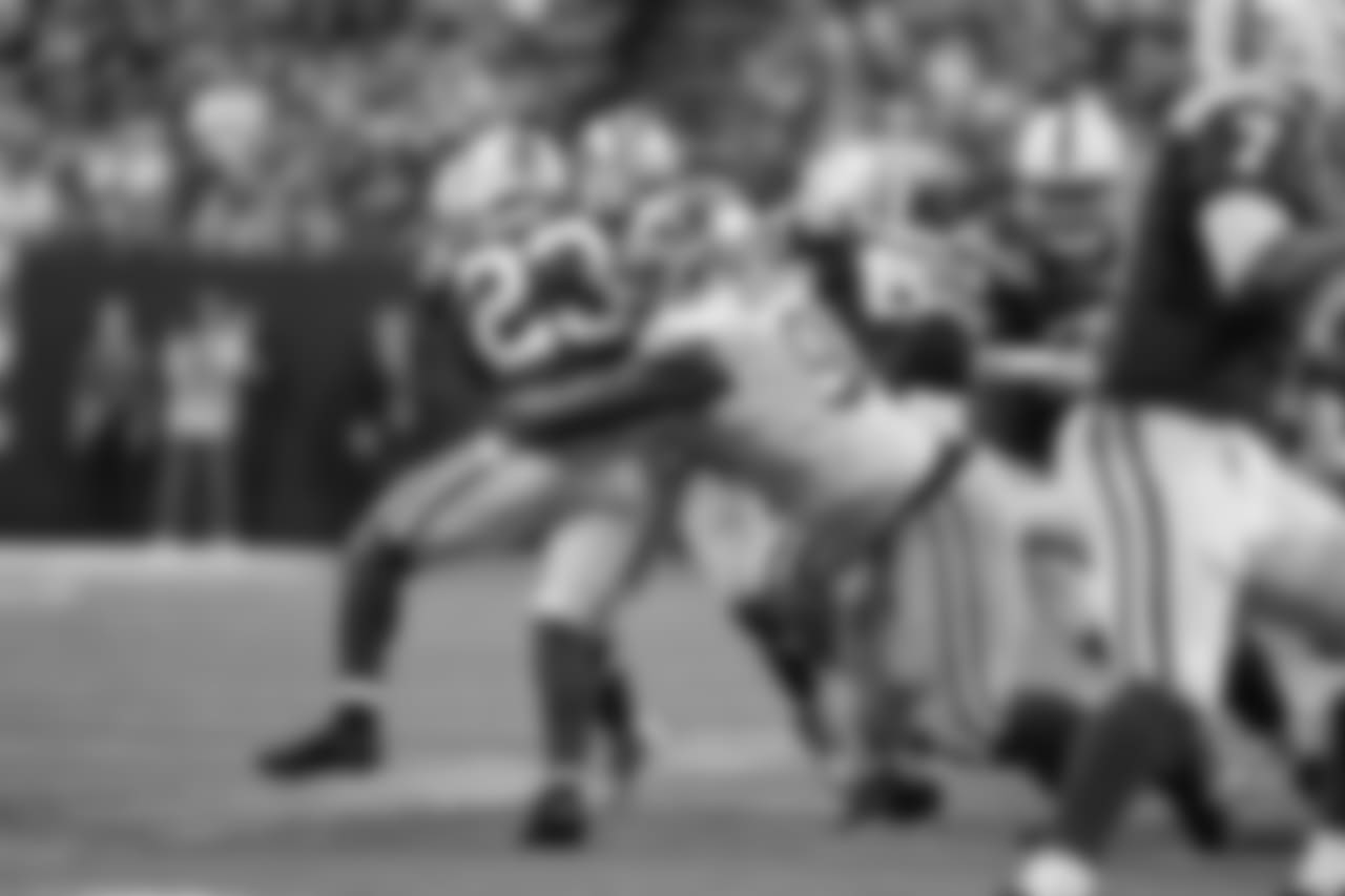 NT Earl Mitchell NT Earl Mitchell