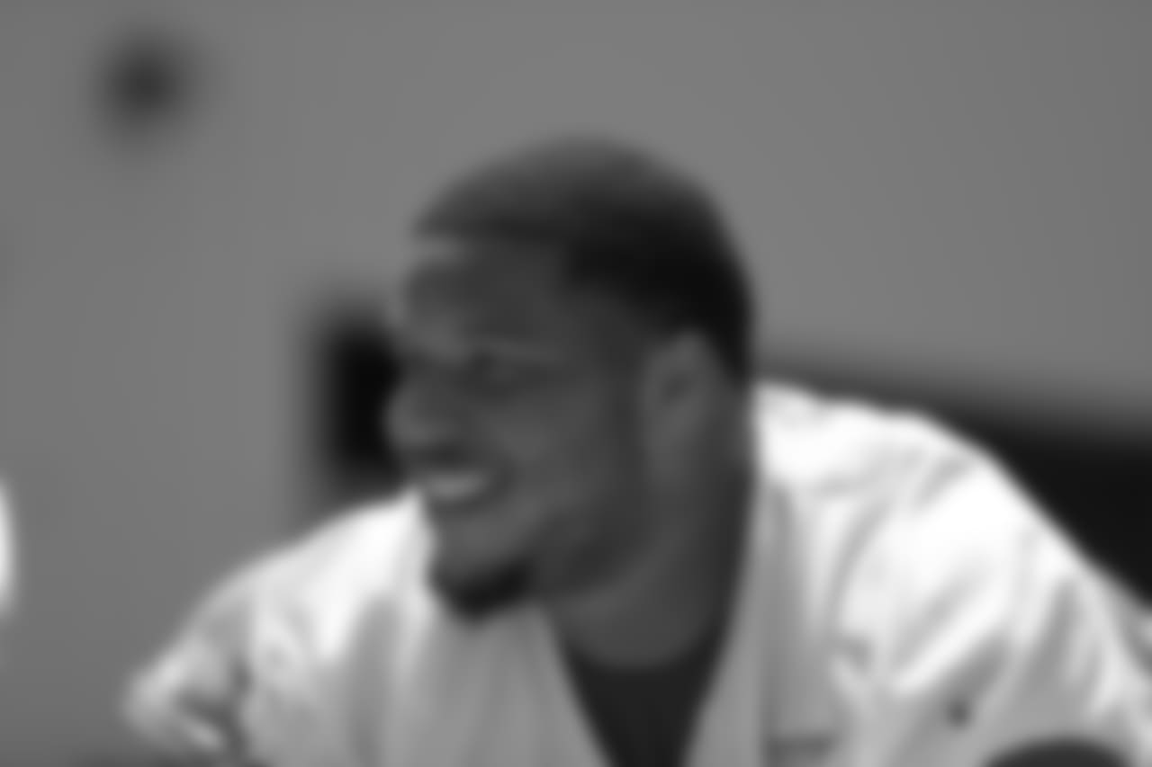 DL Niles Scott