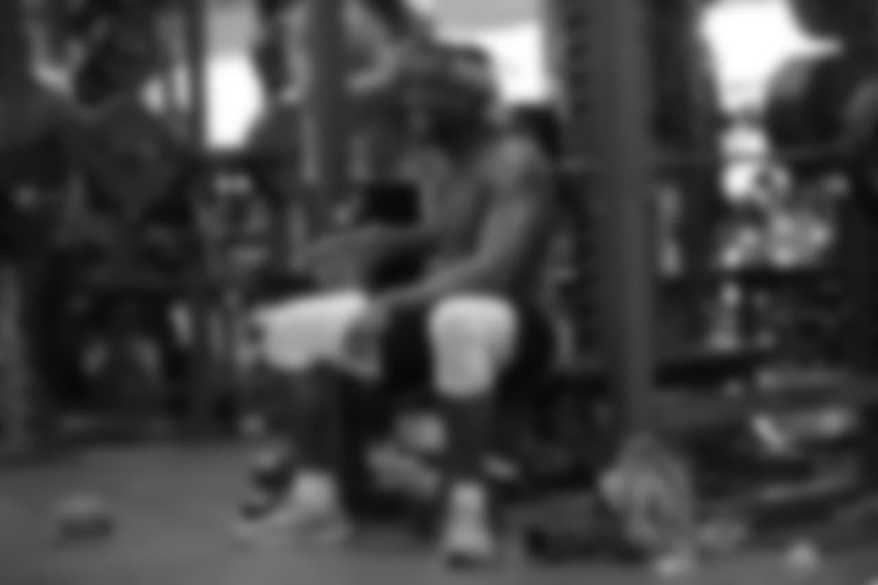 LB Eli Harold