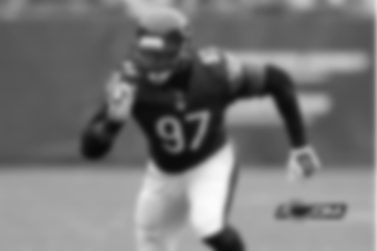 OLB Willie Young