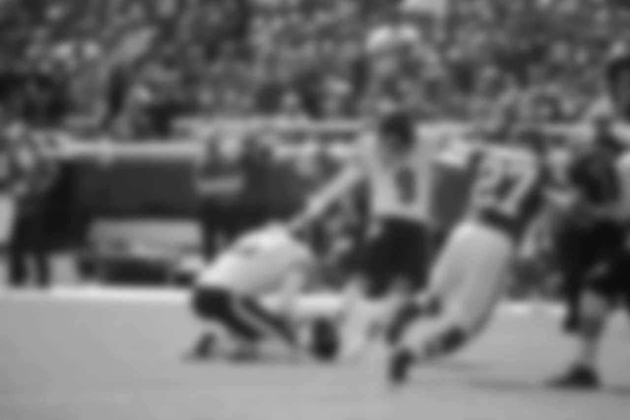 Chicago Bears kicker Robbie Gould scores a field goal
