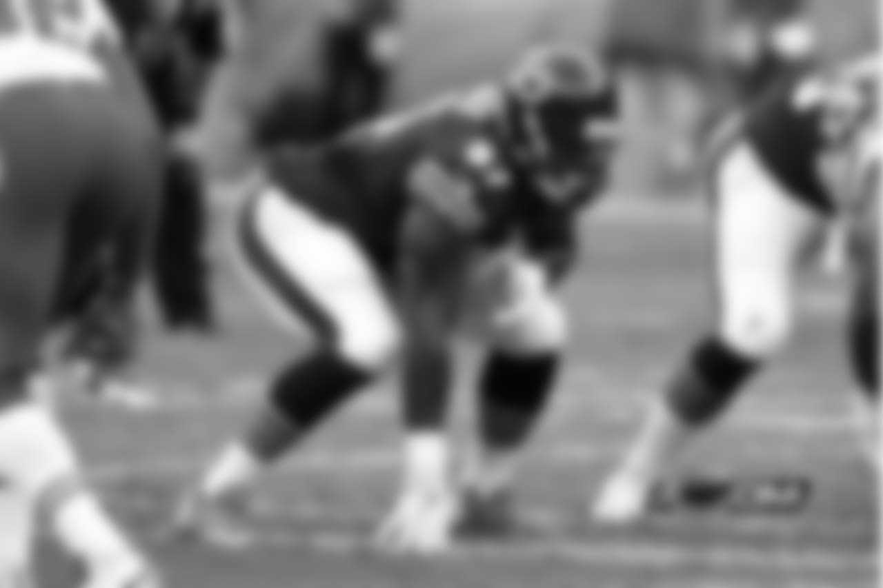 TE Greg Scruggs