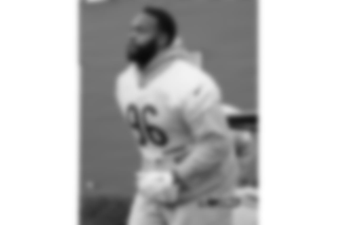 DL Akiem Hicks