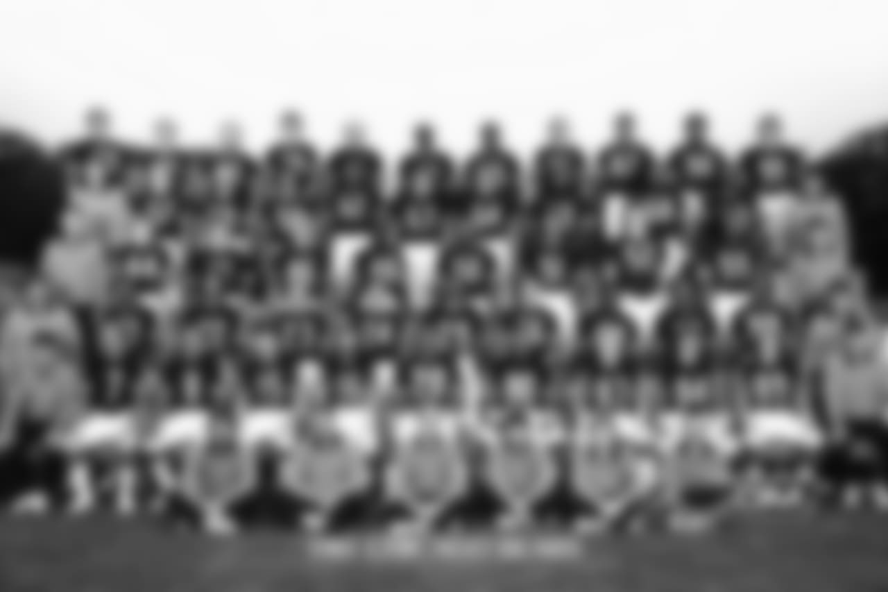 Avellini 8. Evans 15. Phipps 16. Thomas 20. Henderson 21. Frazier 22. Williams 23. Walterscheid 24. Fisher 25. Bell 26. Suhey 34. Payton 35. Harper 37. McClendon 44. Schmidt 45. Fencik 46. Plank 48. Ellis 50. Singletary 51. Herron 52. Neal 55. Wilson 57. Kunz 58. Muckensturm 59. Campbell 62. 63. Hilgenberg 64. Albrecht 65. Jackson 68. Osborne 69. Sorey 70. Lick 72. Shearer 73. Hartenstine 78. Horne 80. Watts 81. Earl 82. Page 83. Haines 84. Baschnagel 85. Fisher 86. Parsons 87. Cobb 89. Margerum 90. Harris 99. Hampton Neill Armstrong - Head Coach