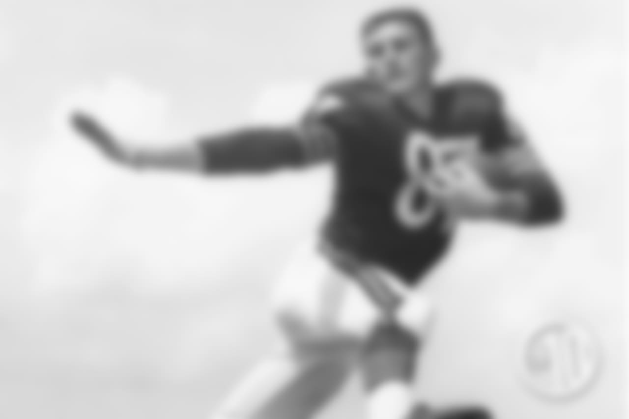 Harlon Hill, North Alabama
The talented receiver was voted NFL Rookie of the Year in 1954, the first winner of the Jim Thorpe Trophy as league MVP in 1955, and was a three-time All Pro selection.
Photo credit: NFL Photos / AP Photo