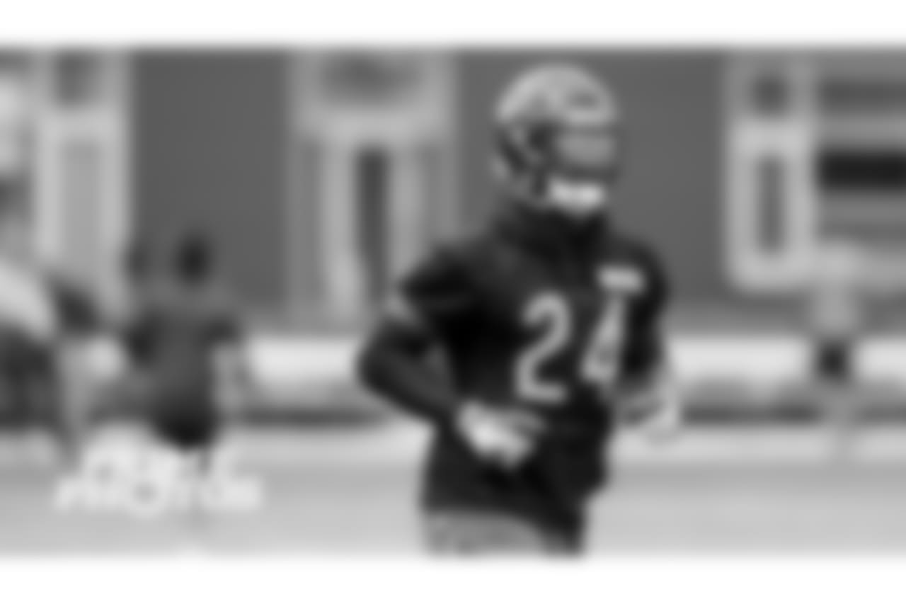 Chicago Bears played and coaches on the field for OTA's at Halas Hall, Wednesday, May 30, 2018, in Lake Forest, Illinois.