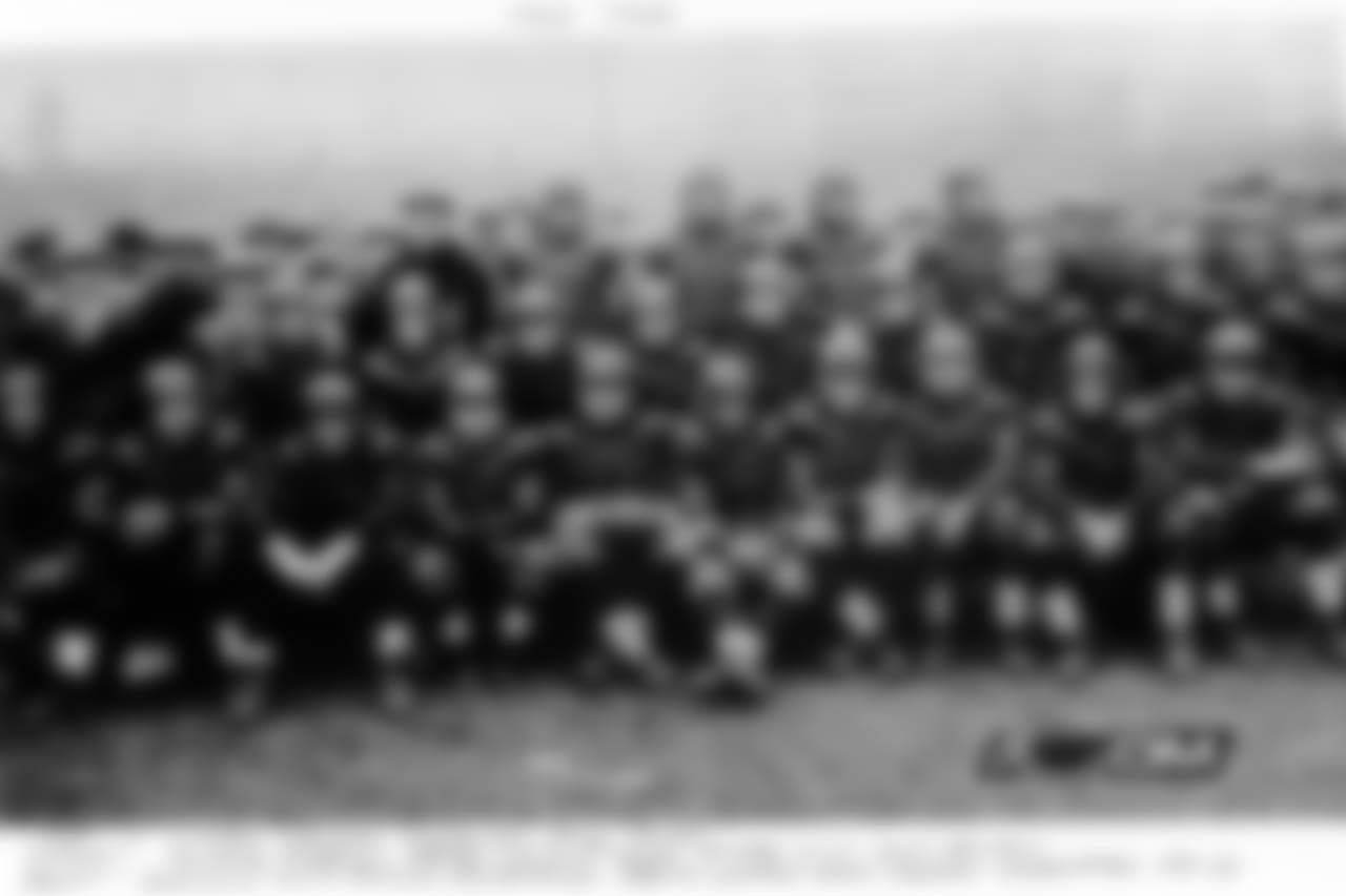 Sternaman 2. King 4. Sternaman 5. Walquist 6. Garvey 7. Halas 8. Bryan 9. White 10. Romney 11. Knop 13. Trafton 15. Fleckenstein 16. Healey 17. Scott 18. Murry 19. Hanny 21. Blacklock 21. Mullen 22. McMillen 23. Vick 24. Anderson 26. Mohardt 26. Erickson 26. Vick 27. Crawford 28. Garvey 29. McElwain 44. Goebel 77. Grange 80. Britton Andrew Lotshaw - Trainer