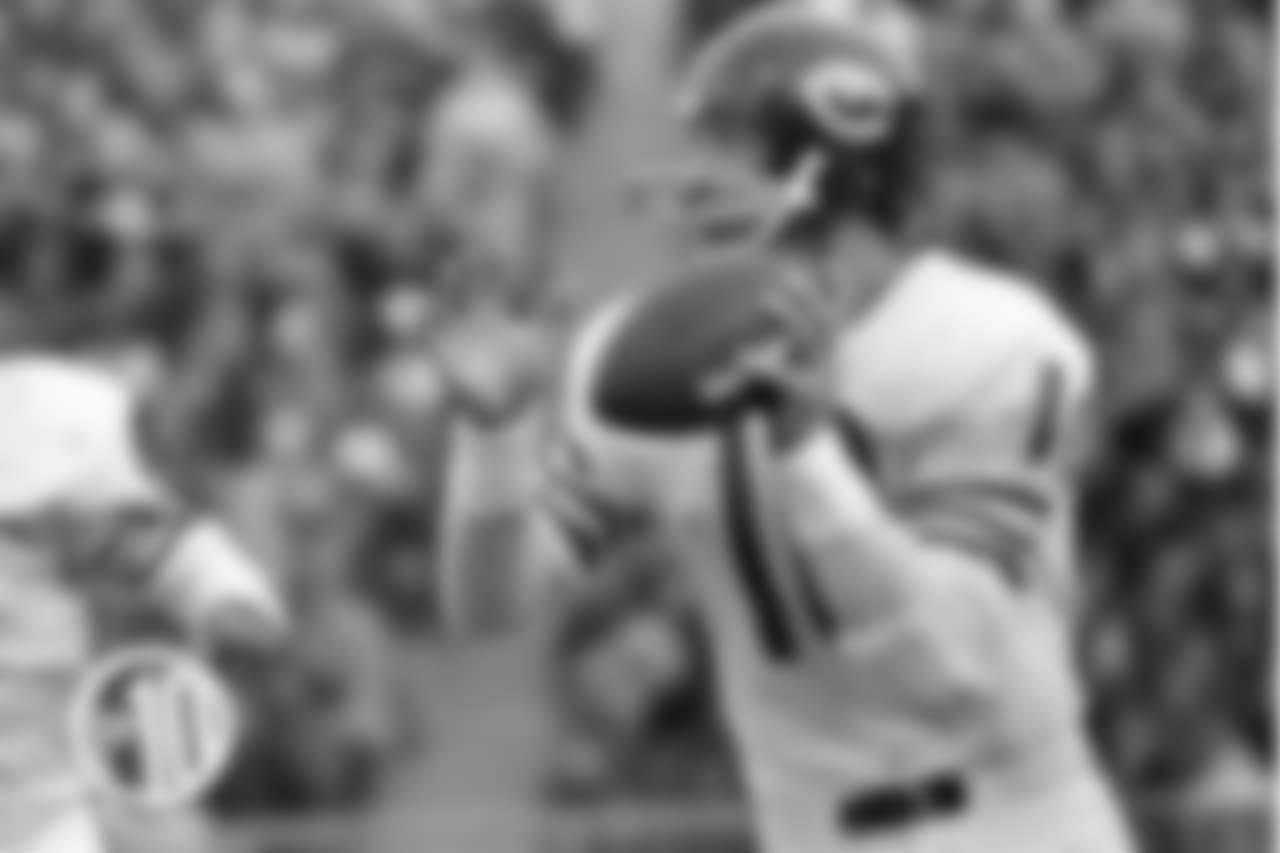In his 11 games, including seven starts, Douglass threw for 773 yards during his rookie season. He wound up starting nearly seven full seasons for the Bears, throwing for 30 touchdowns and running for 20 more in his Chicago career.