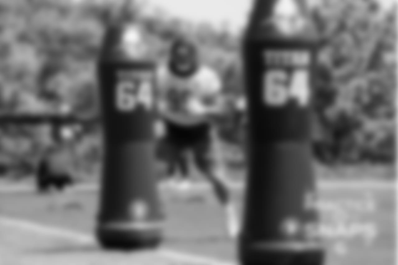 Chicago Bears players and coaches on the field for Mini Camp at Halas Hall, Tuesday, June 5, 2018, in Lake Forest, Illinois.
