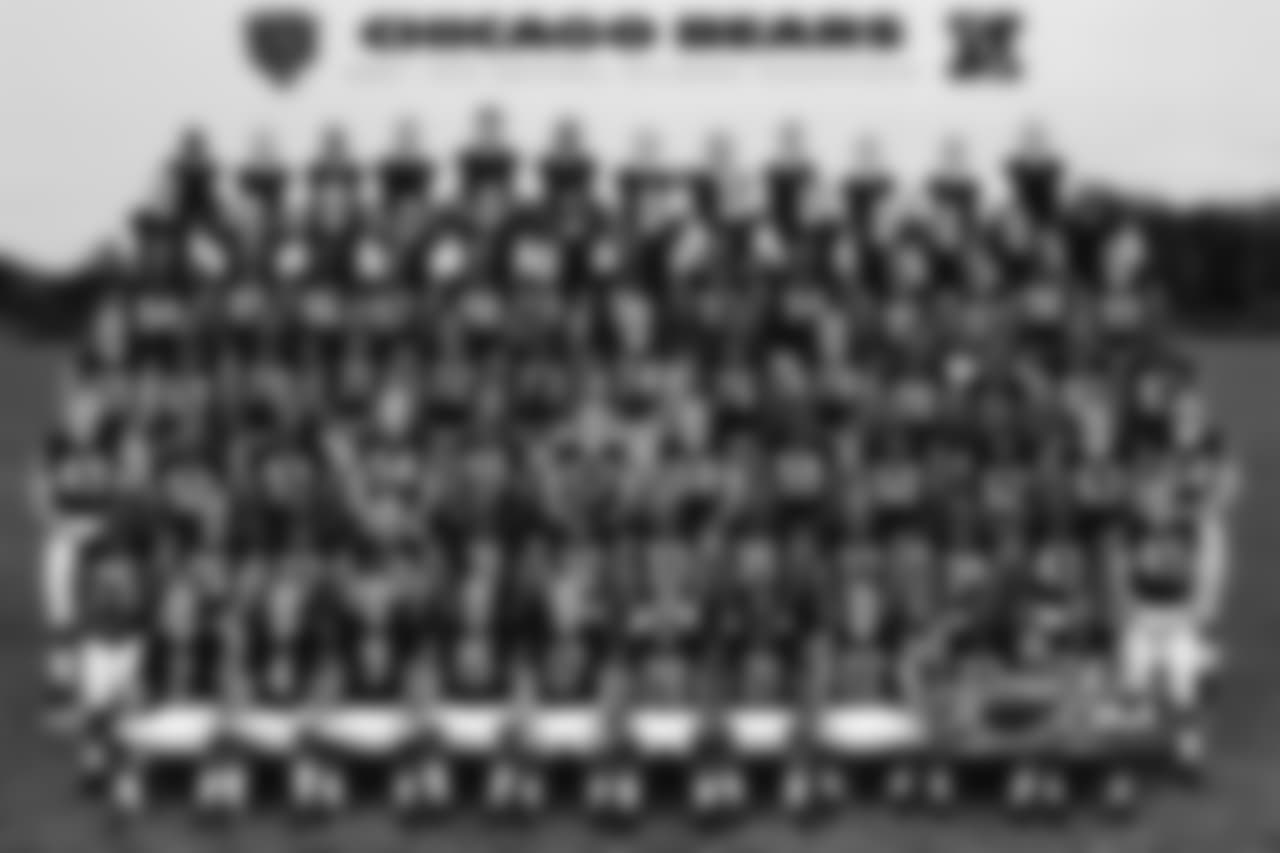 Edinger 4. Maynard 9. Matthews 15. Miller 17. Wuerffel 20. Allen 21. McQuarters 22. Merrill 23. Azumah 24. Milburn 25. Denson 26. McMillon 27. Harris 30. Brown 31. Shelton 32. Johnson 33. Whigham 35. Thomas 37. Parrish 39. Austin 43. Green 45. Dragos 49. Young 52. Howard 53. Holdman 54. Urlacher 55. Jones 57. Kreutz 58. Villarrial 59. Colvin 60. Robertson 62. Newkirk 63. Benjamin 64. Tucker 65. Mannelly 69. Gandy 70. Boone 71. Williams 72. Powell 73. Dogins 74. Herndon 76. Cook 78. Brockermeyer 80. White 81. Merritt 82. Davis 83. Terrell 84. Baxter 85. Sinceno 86. Booker 87. Bates 88. Robinson 89. Lyman 92. Washington 93. Daniels 94. Traylor 95. Riley 97. Johnson 98. Robinson 99. Tafoya Dick Jauron - Head Coach