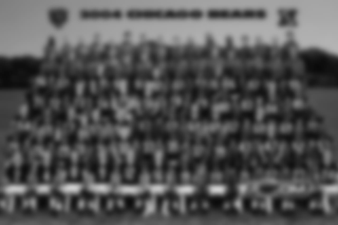 Edinger 4. Maynard 8. Grossman 9. Hutchinson 12. Quinn 16. Krenzel 19. Ford 20. Jones 21. McQuarters 22. Marshall 23. Azumah 24. Worrell 25. Gray 26. McMillon 29. Peterson 30. Brown 31. Vasher 32. Johnson 33. Tillman 35. Thomas 37. McKie 39. Russell 43. Green 47. Johnson 52. Reese 53. Jenkins 54. Urlacher 55. Briggs 57. Kreutz 58. Cain 59. Odom 60. Metcalf 63. Washburn 64. Tucker 65. Mannelly 67. Campbell 68. Anderson 69. Gandy 70. Boone 71. Idonije 72. Mitchell 73. Droege 74. Brown 75. Colombo 76. Tait 78. Gibson 79. Edwards 80. Berrian 83. Terrell 84. Wade 85. Gilmore 86. Pinkard 87. Gage 88. Clark 89. Lyman 90. Dorsey 91. Harris 92. Hillenmeyer 93. Ogunleye 94. Kashama 95. Scott 96. Brown 97. Haynes 98. Pierson 99. Johnson Lovie Smith - Head Coach