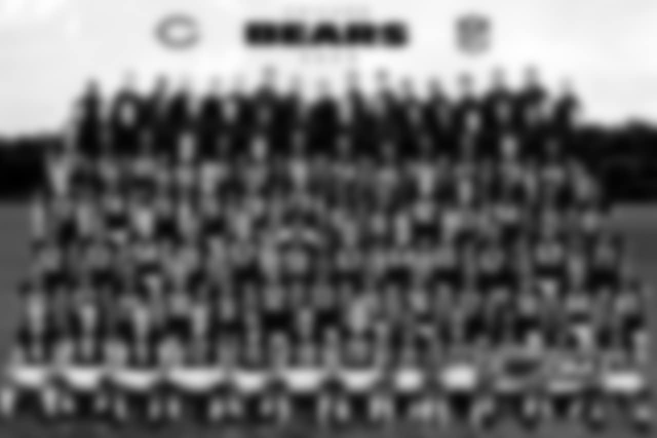 Maynard 8. Grossman 9. Gould 12. Hanie 15. Broussard 18. Orton 19. Aromashodu 20. Steltz 21. Graham 22. Forte 23. Hester 24. Hamilton 25. Wolfe 26. McBride 27. Jones 29. Peterson 30. Brown 31. Vasher 32. Holt 33. Tillman 35. Bowman 36. McGowan 37. McKie 38. Manning 39. Burgess 43. Davis 44. Payne 45. Worrell 52. Williams 53. Roach 54. Urlacher 55. Briggs 57. Kreutz 58. McClover 59. Gander 60. Metcalf 62. Riley 63. Garza 64. Reed 65. Mannelly 67. Beekman 69. Miller 70. Clermond 71. Idonije 72. Buenning 74. Williams 75. Toeaina 76. Tate 78. St. Clair 79. Balogh 80. Lloyd 81. Davis 82. Olsen 83. Hass 84. Rideau 85. Bennett 86. Booker 87. Davis 88. Clark 89. Mines 90. LaRocque 91. Harris 92. Hillenmeyer 93. Ogunleye 94. Harrison 95. Adams 96. Brown 97. Anderson 98. Dvoracek 99. Baldwin Lovie Smith - Head Coach