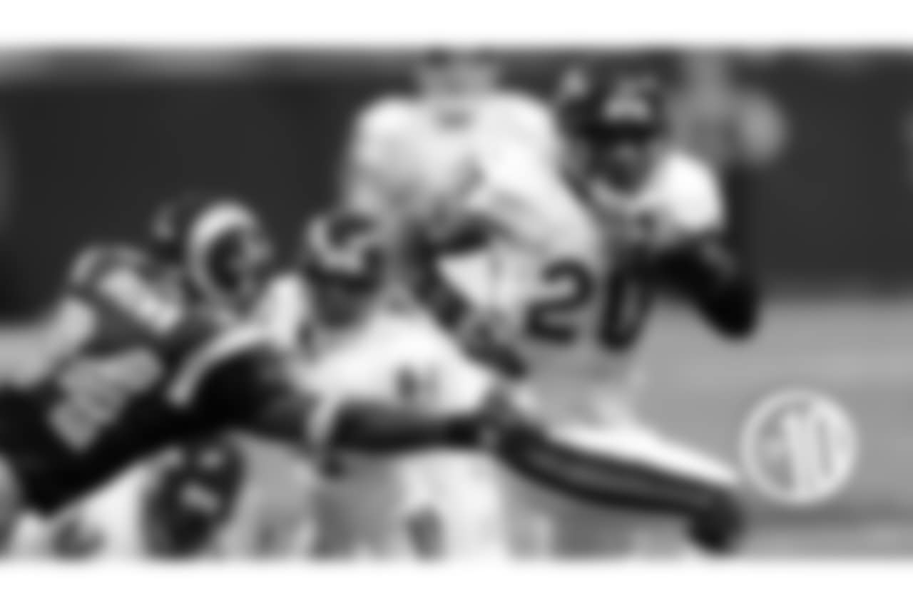 10. Thomas Jones
Jones made up for a lack of size with a powerful and strong body that enabled him to excel as a running back and help lead the 2006 Bears to the Super Bowl.