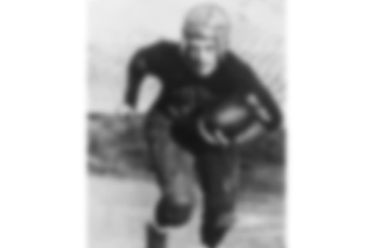 Red Grange (Bears 1925, 1929-34) and brother Garland (Bears 1929-31, not featured).