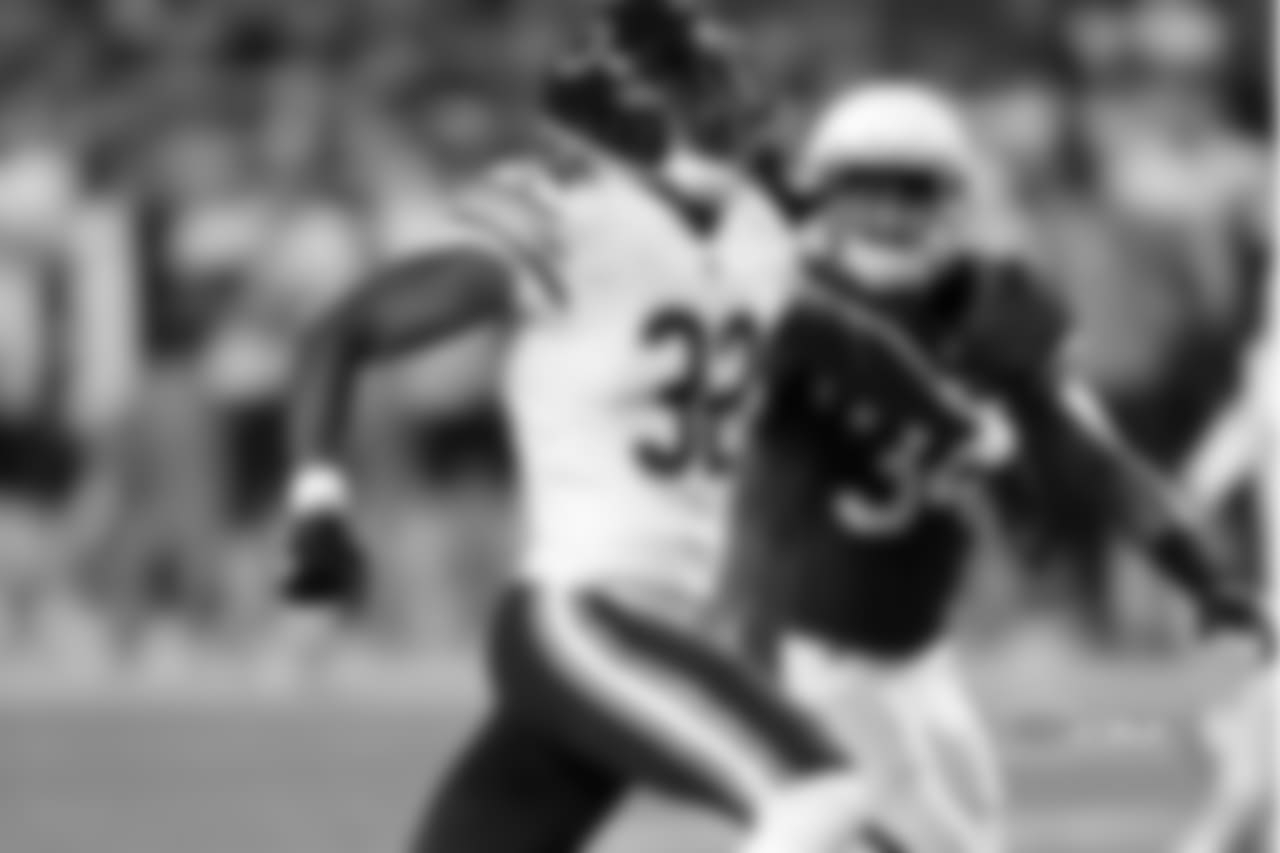 DB Deiondre' Hall