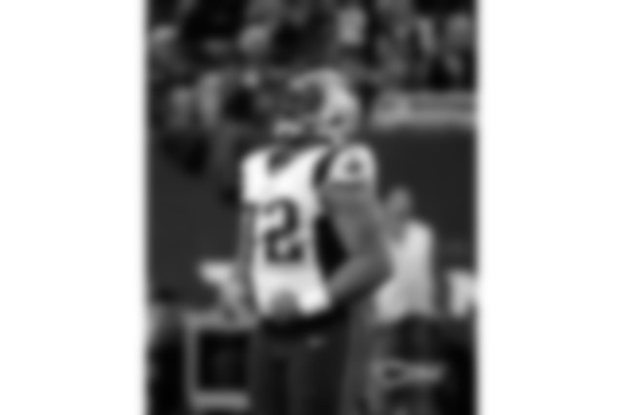 DL Akiem Hicks