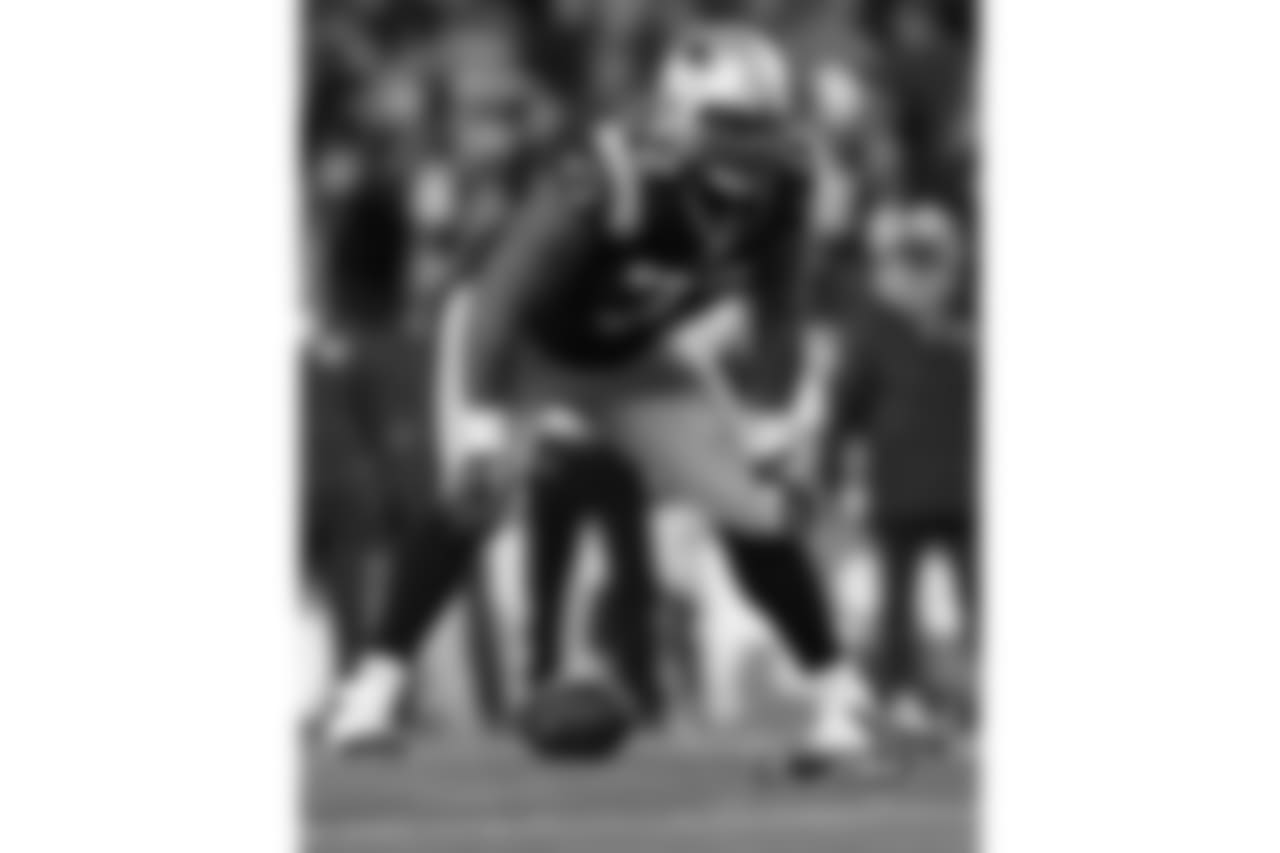 DL Akiem Hicks