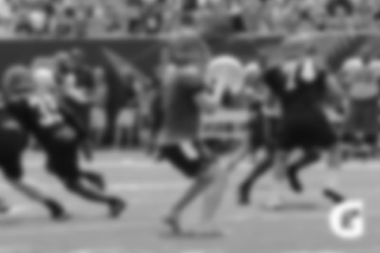 Gatorade-180804-Training_Camp_Family_Dey-Driskel