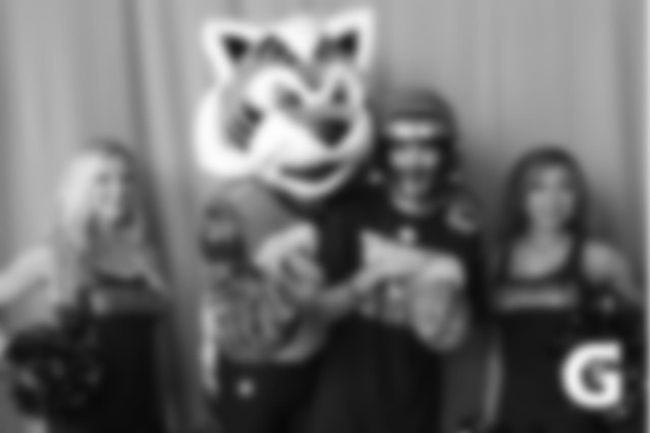 Gatorade-180804-Training_Camp_Family_Dey-Fans_Who_Dey_Cheerleeders